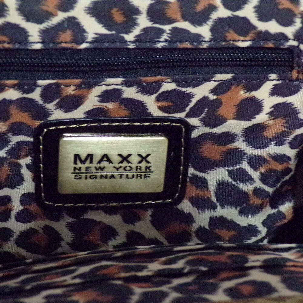 Maxx New York Signature Cosmetic or Change Bag Quilted‎ Black Gold Accents